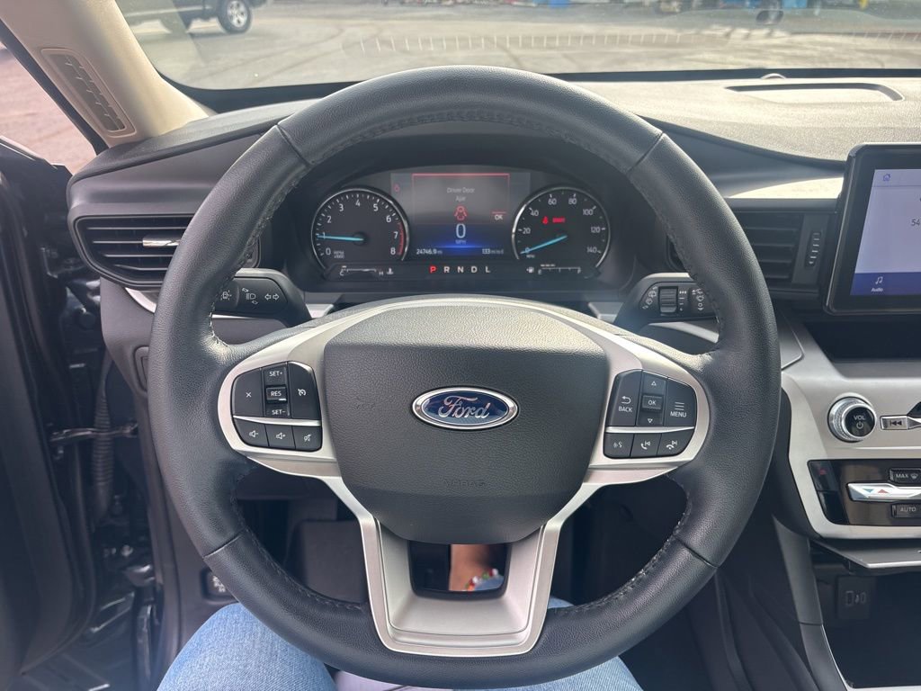 Used 2022 Ford Explorer XLT image 21