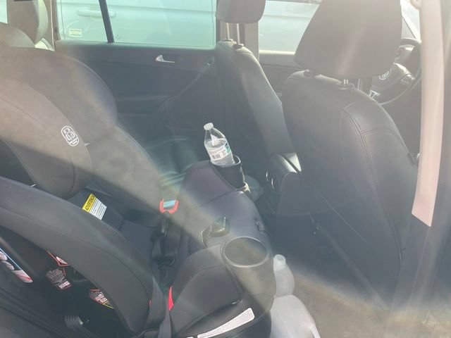 Used 2017 Volkswagen Tiguan SEL FWD image 29