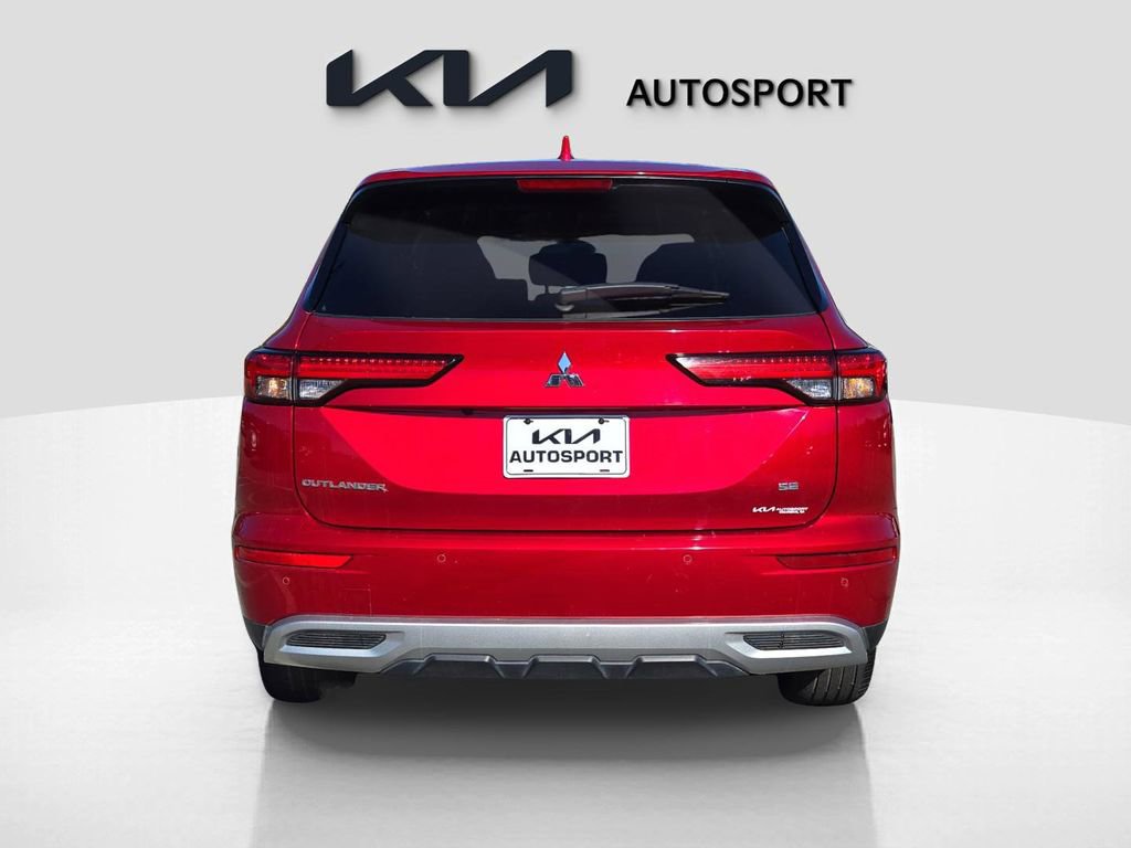 Used 2024 Mitsubishi Outlander SE Black Edition image 9