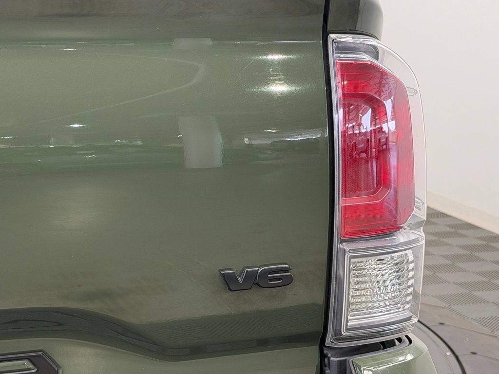 Used 2021 Toyota Tacoma TRD Sport w/ Technology Package RWD image 14