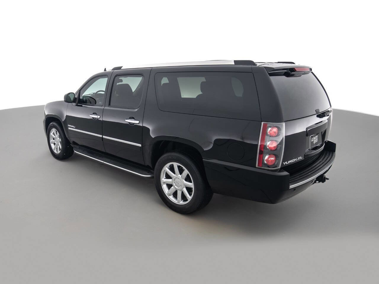 Used 2011 GMC Yukon XL Denali image 7