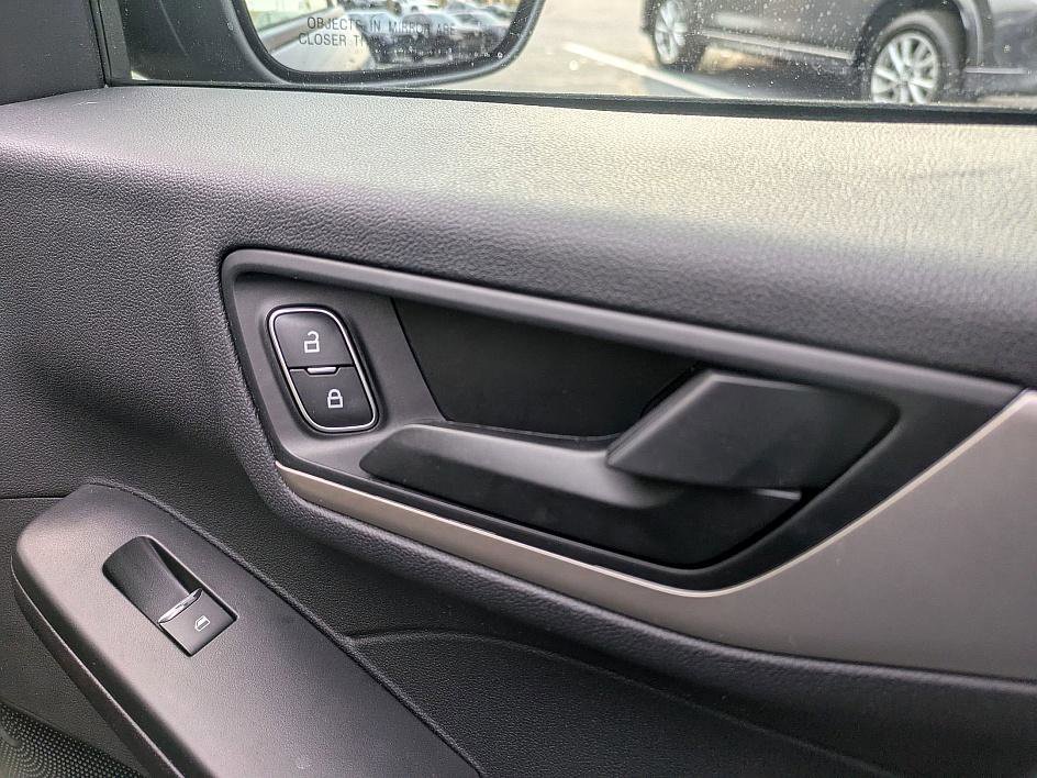 Used 2022 Ford Escape SE image 34