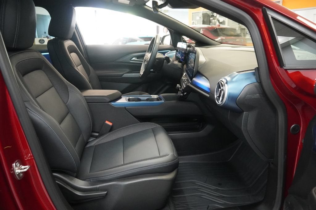 New 2026 Chevrolet Equinox EV LT w/ LPO, Blackout Package FWD image 36