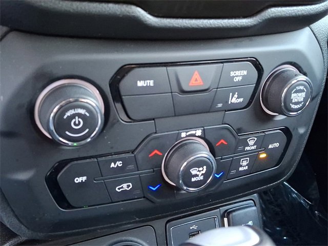 Used 2023 Jeep Renegade Trailhawk image 15