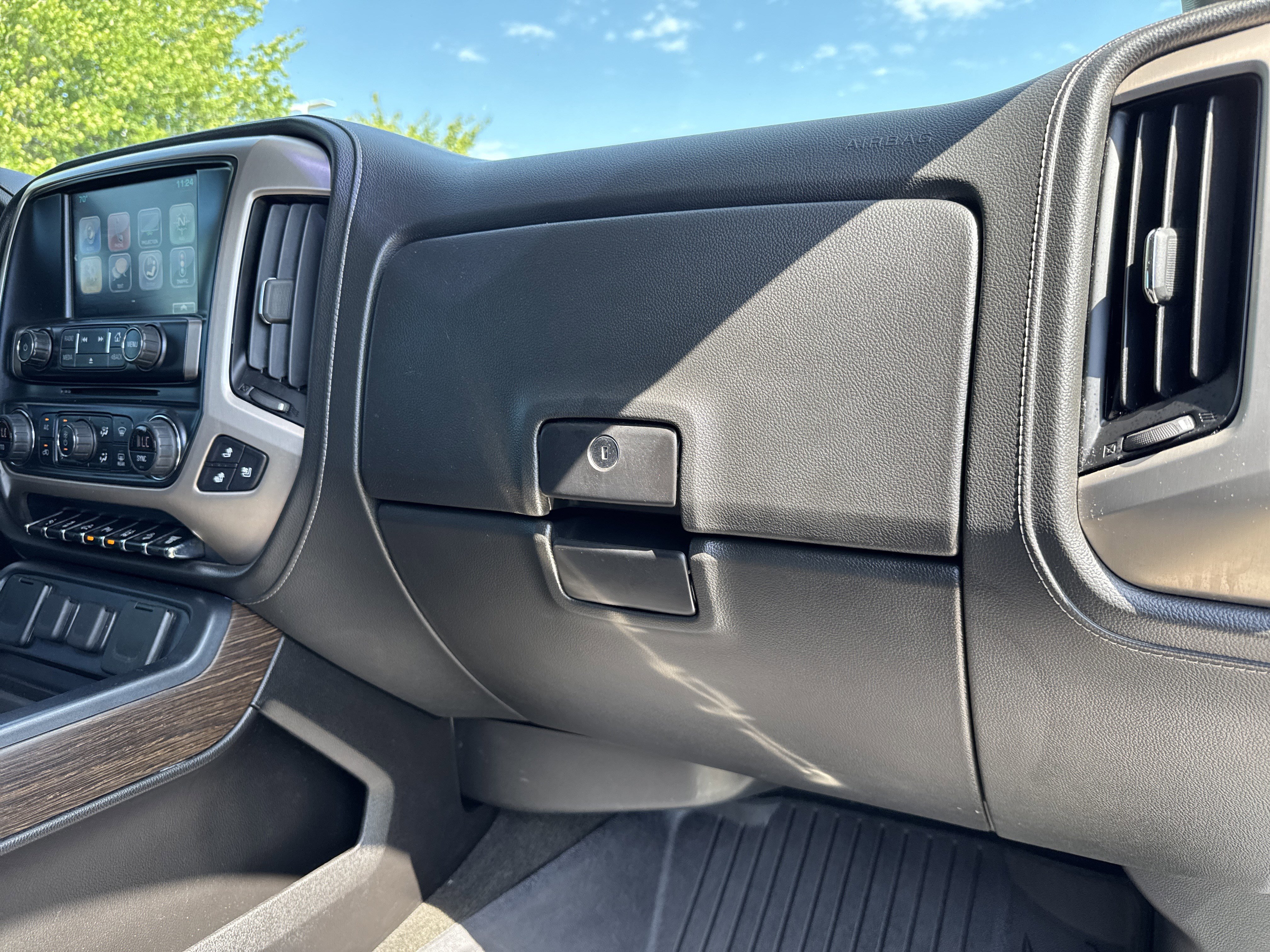 Used 2017 GMC Sierra 2500 Denali AWD/4WD image 21