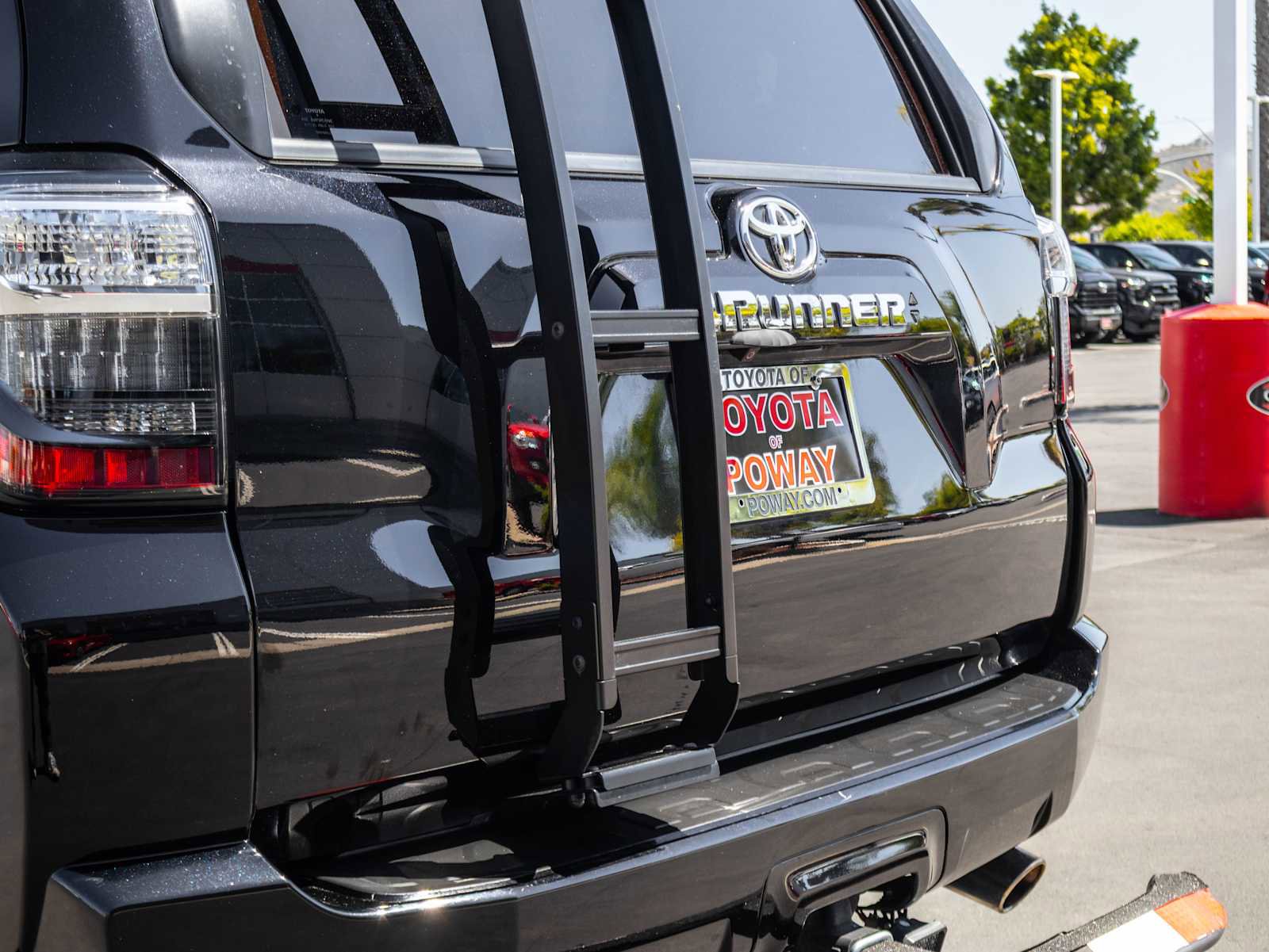 Used 2022 Toyota 4Runner SR5 Premium w/ Moonroof Package RWD image 19