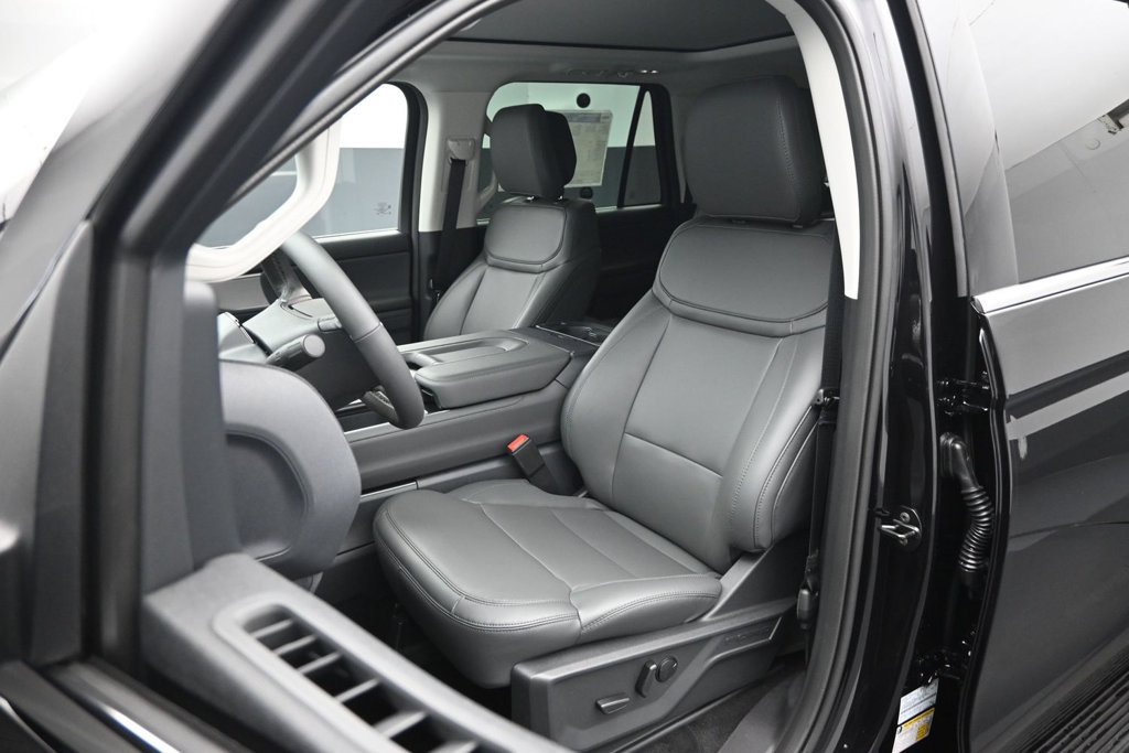 New 2027 Ford Expedition Max Active AWD/4WD image 8
