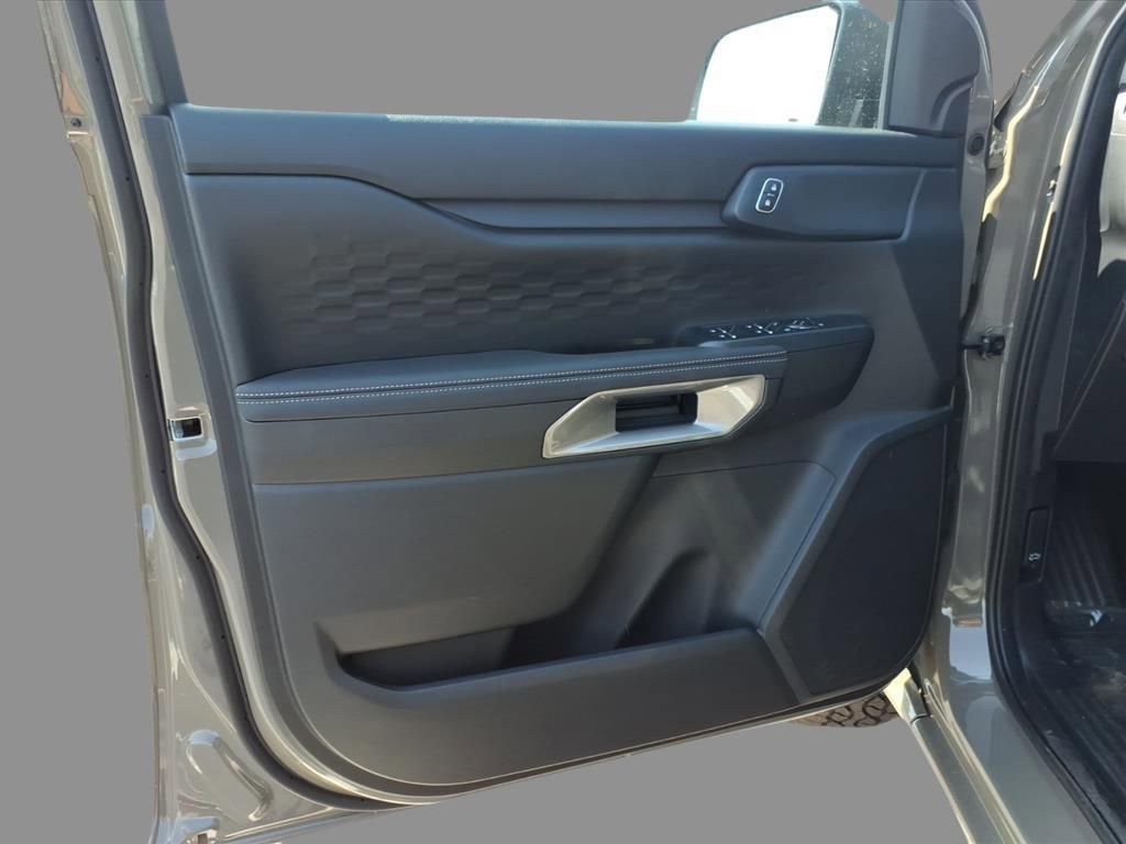 New 2025 Ford Ranger XLT w/ FX4 Off-Road Package image 15