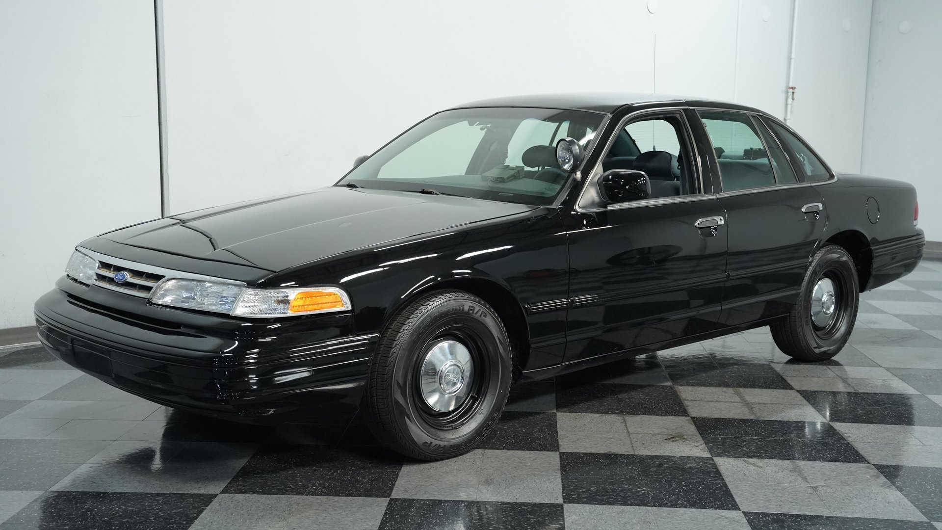 Used 1997 Ford Crown Victoria Police Interceptor image 6