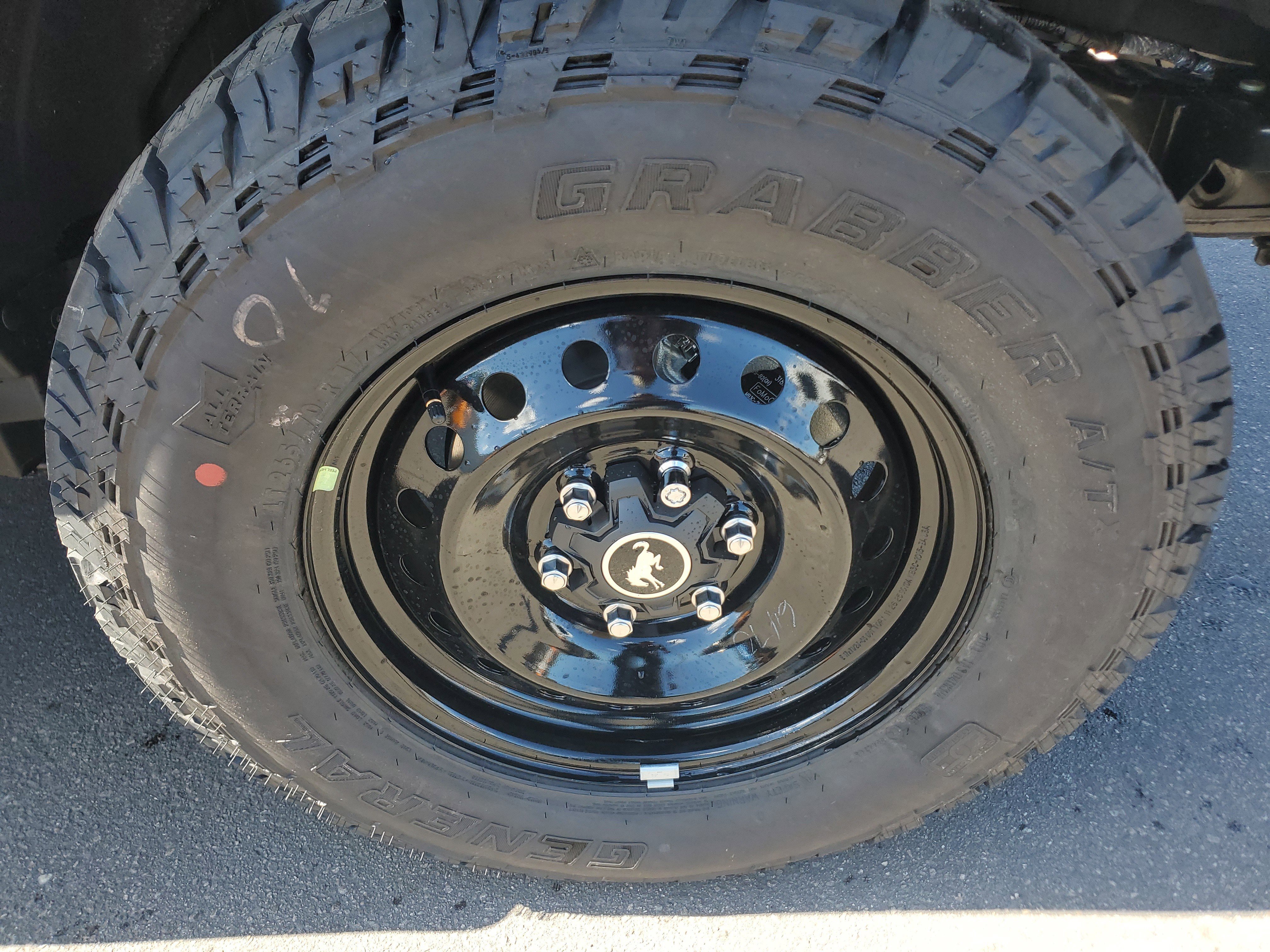 New 2026 Ford Bronco Outer Banks w/ Black Appearance Package image 7