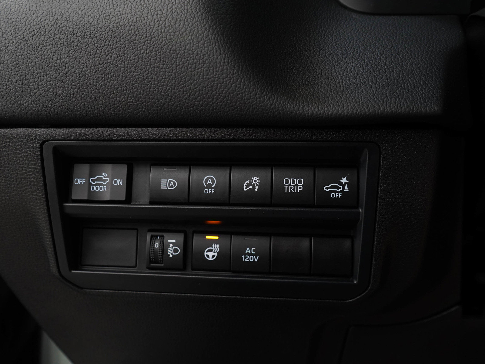 Used 2025 Toyota Tundra Limited AWD/4WD image 26