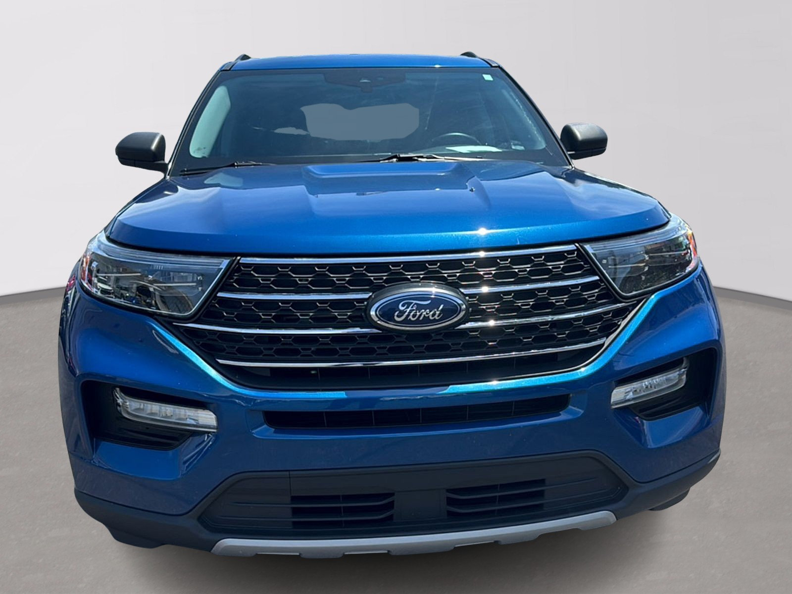 Used 2022 Ford Explorer XLT w/ Equipment Group 202A RWD image 3