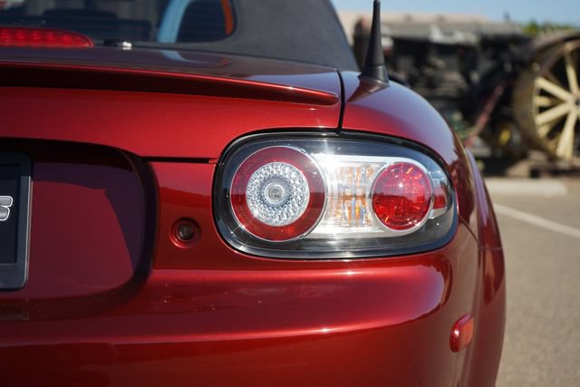 Used 2006 MAZDA MX-5 Miata Sport w/ Appearance Pkg RWD image 41