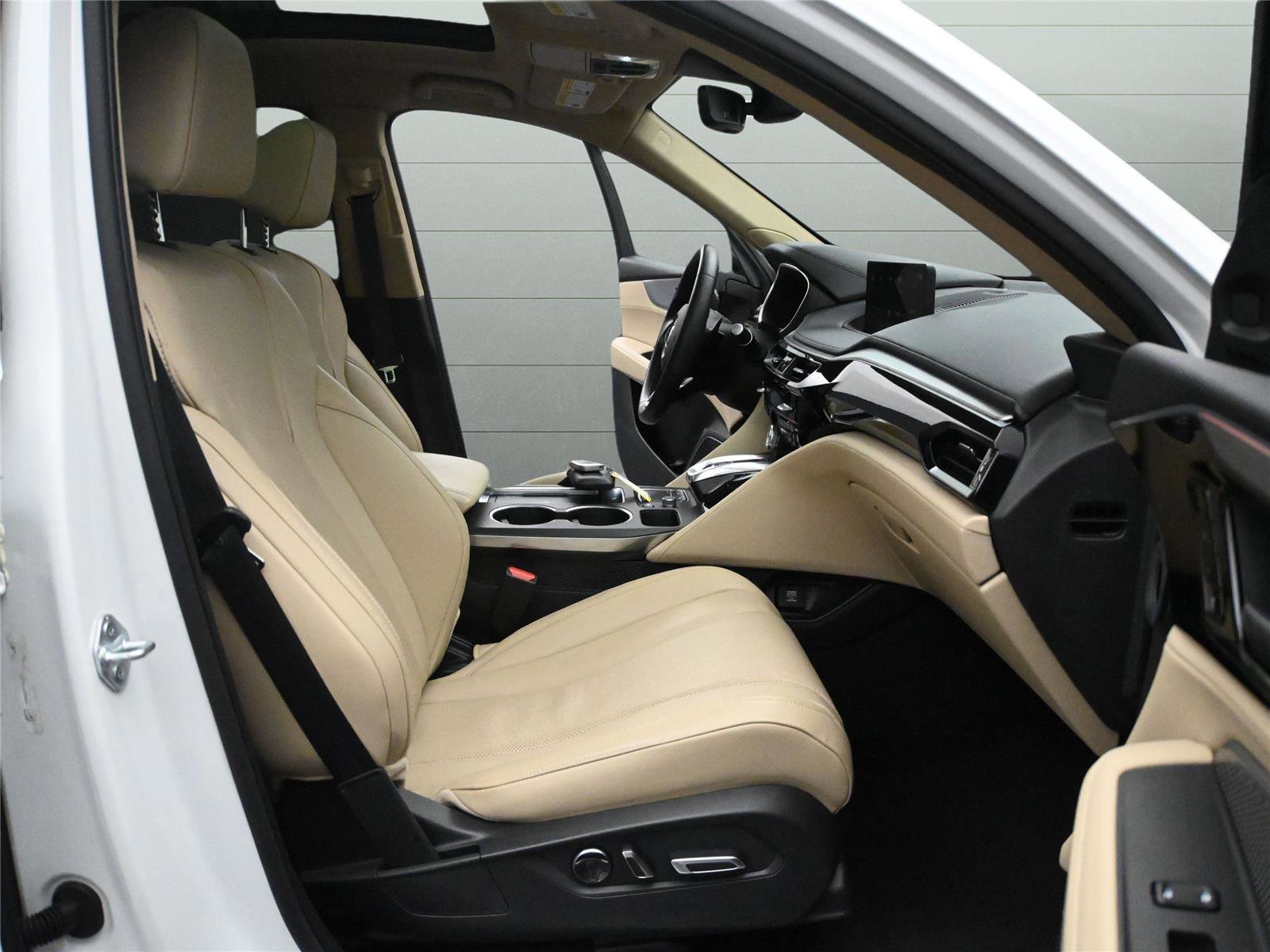 Certified 2024 Acura MDX SH-AWD w/ Technology Package image 16