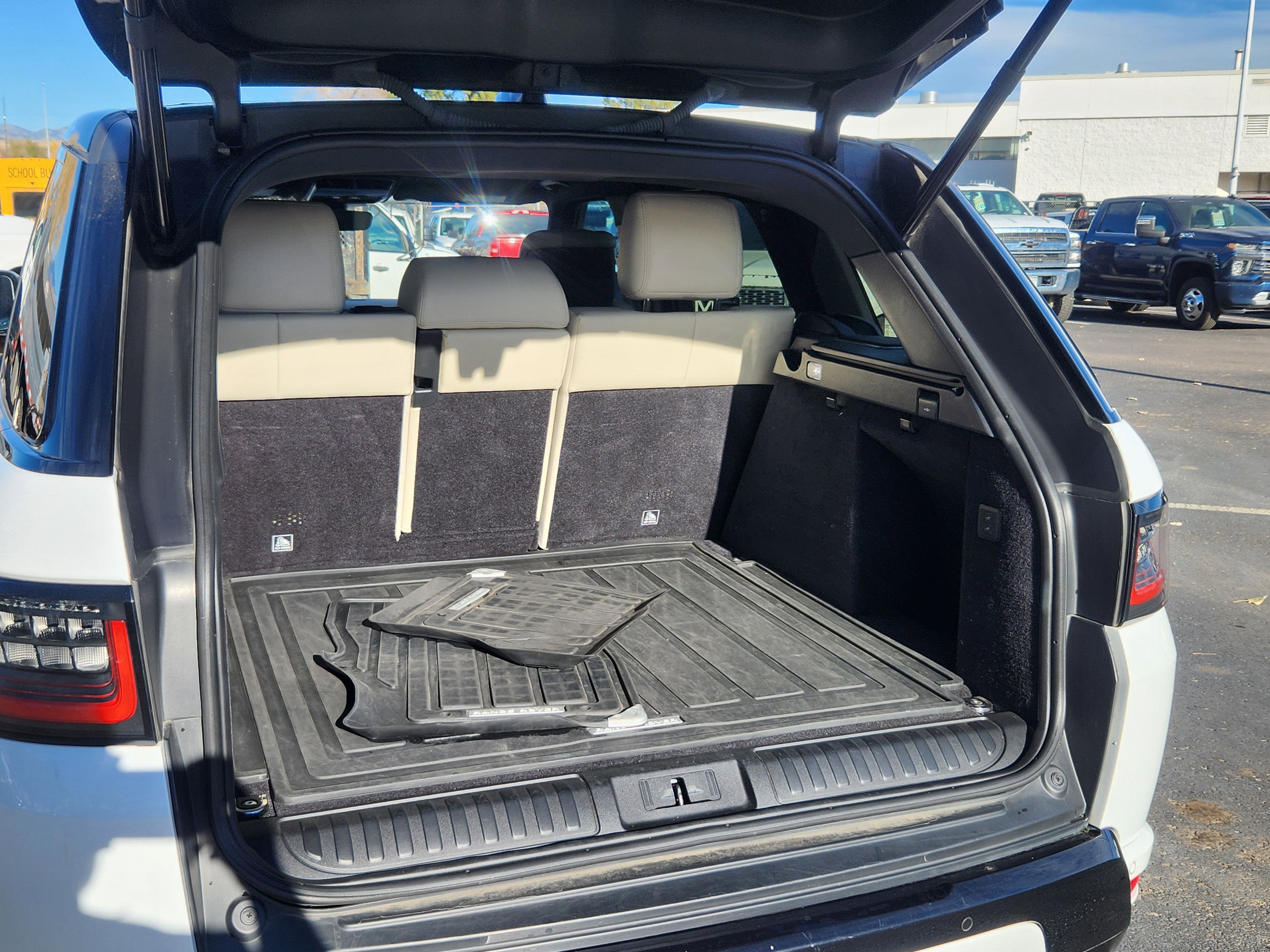 Used 2020 Land Rover Range Rover Sport HST image 21