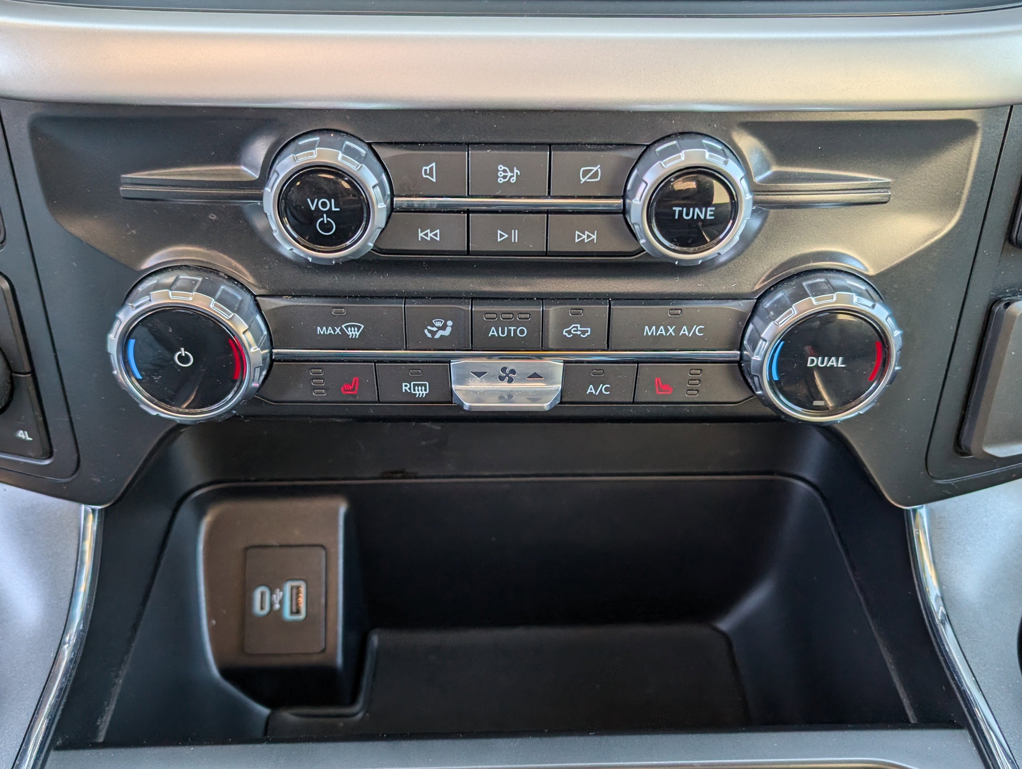 Certified 2022 Ford F150 XLT w/ Equipment Group 302A High image 28