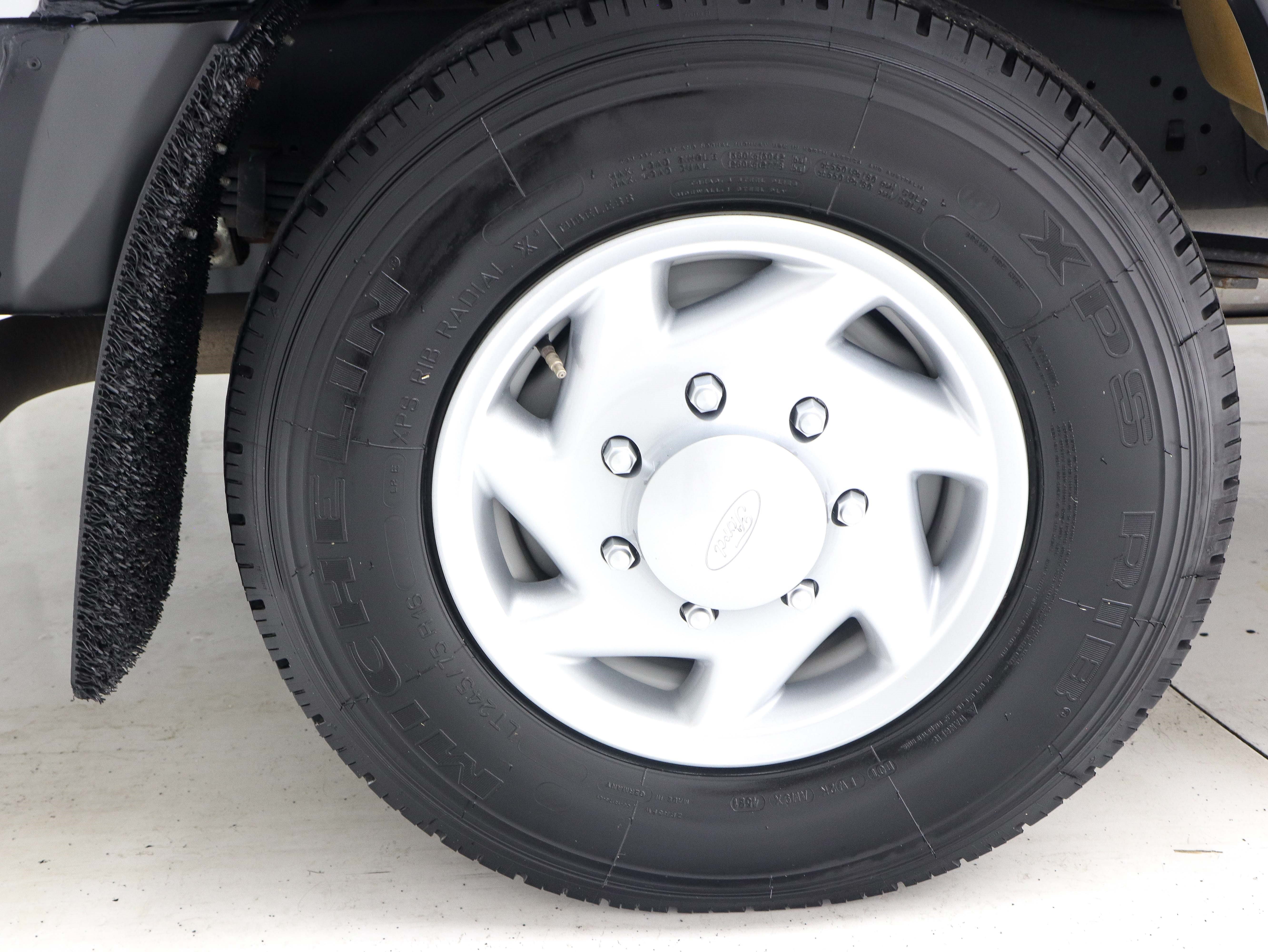 Used 2023 Ford E-350 and Econoline 350 Super Duty w/ Power Windows & Locks Group RWD image 27