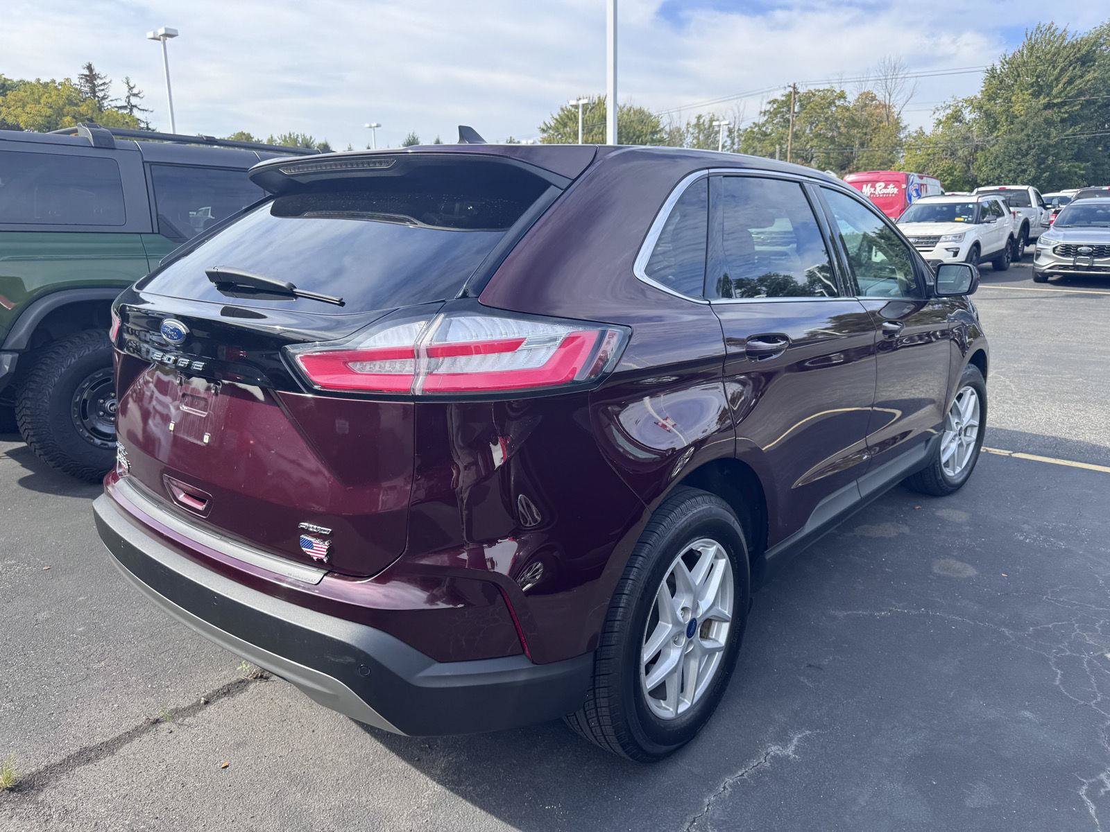 Used 2022 Ford Edge SEL w/ Convenience Package AWD/4WD image 4