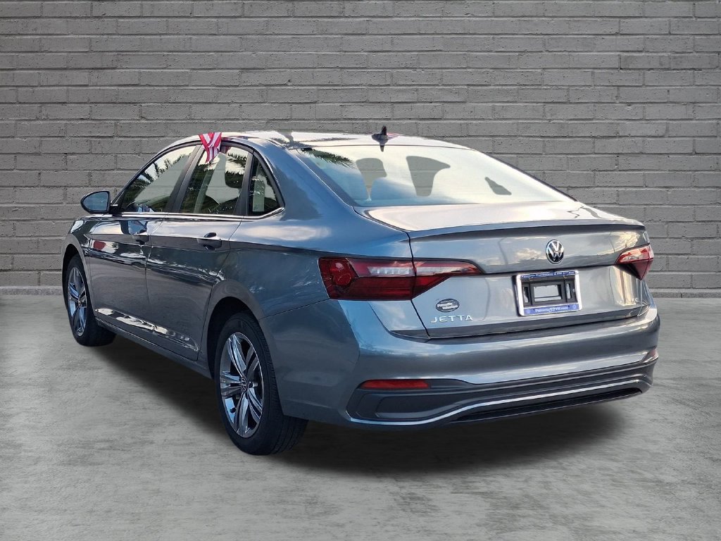 Used 2023 Volkswagen Jetta SE FWD image 9