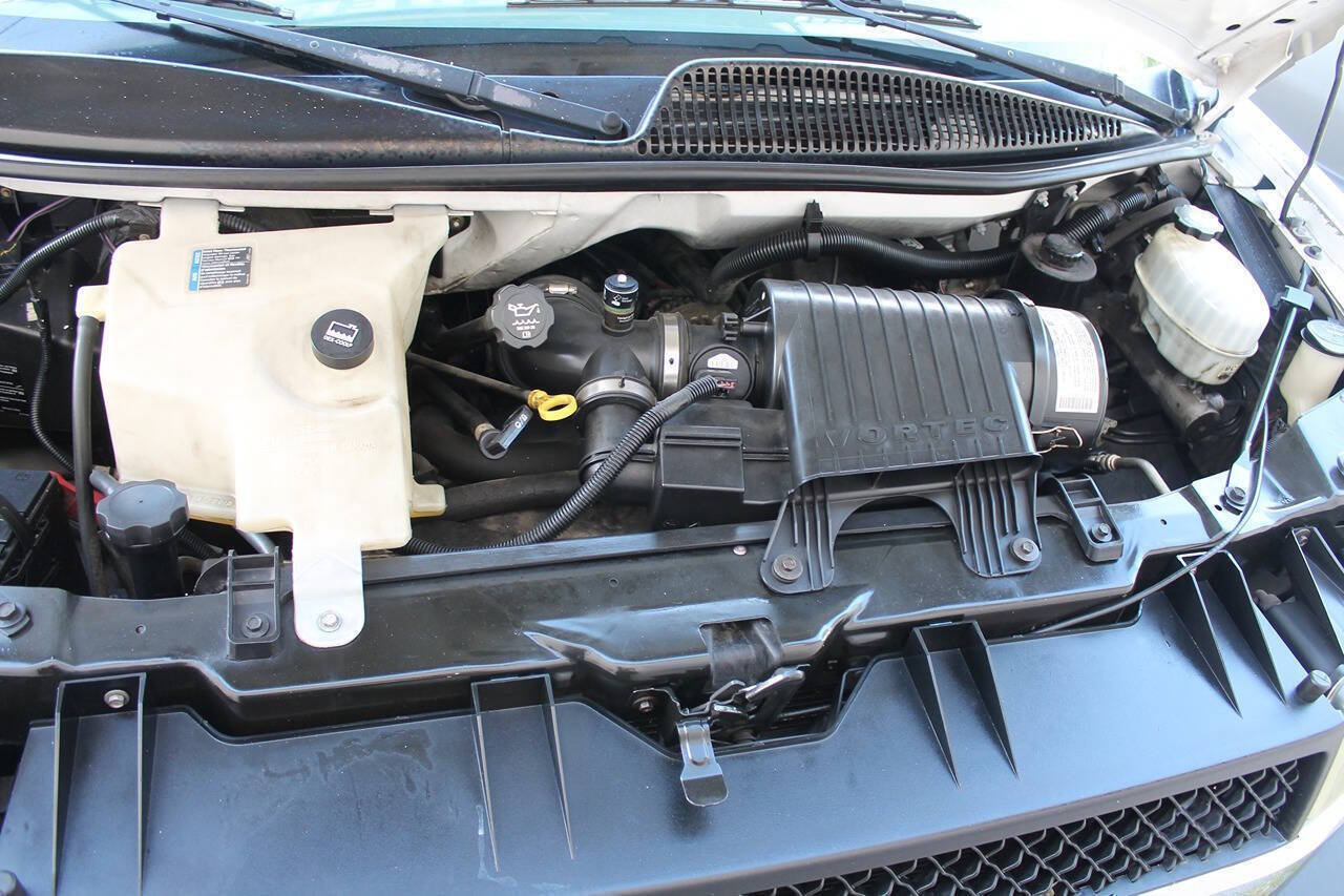 Used 2004 Chevrolet Express 1500 RWD image 34