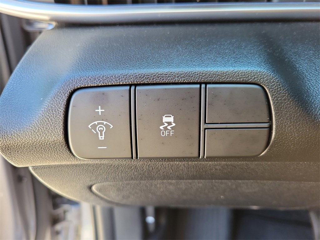 Used 2024 Hyundai Elantra SEL image 18