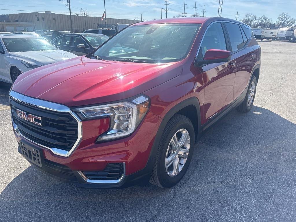Used 2024 GMC Terrain SLE AWD/4WD image 4