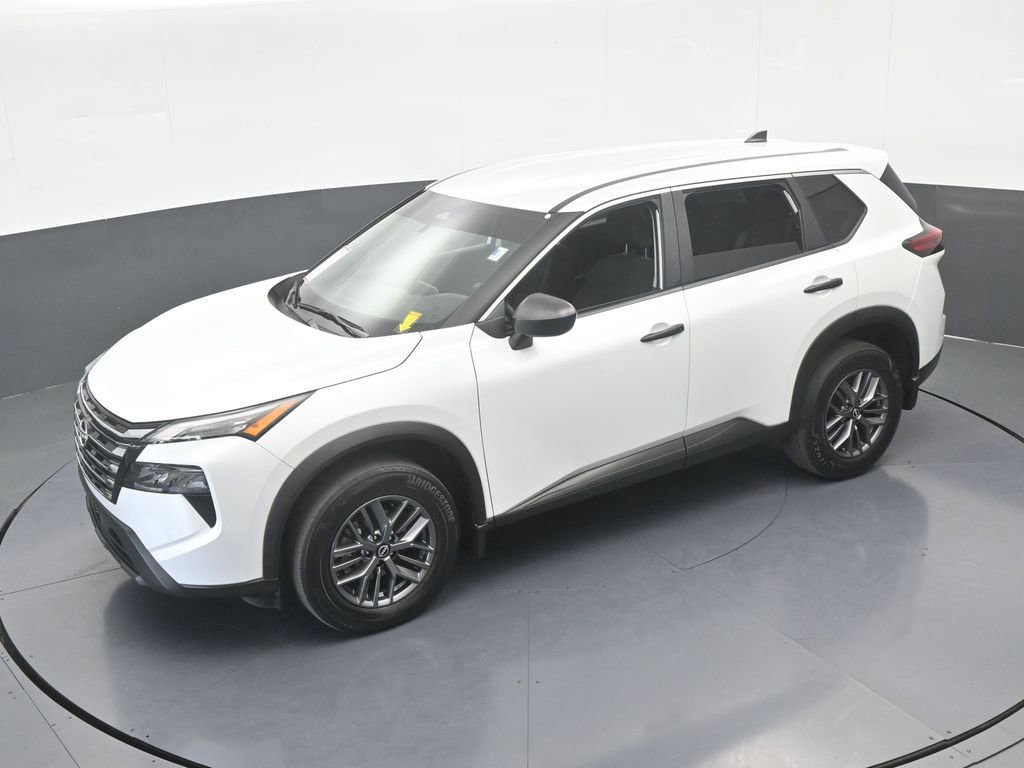 Used 2024 Nissan Rogue S image 41