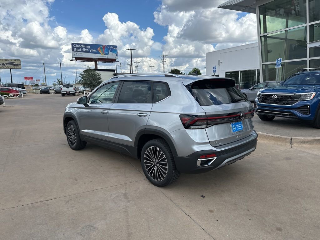 New 2026 Volkswagen Taos SE FWD image 7