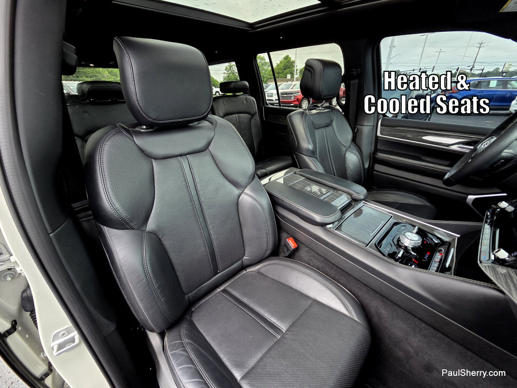 Used 2022 Jeep Wagoneer Series III w/ Premium Group I AWD/4WD image 3