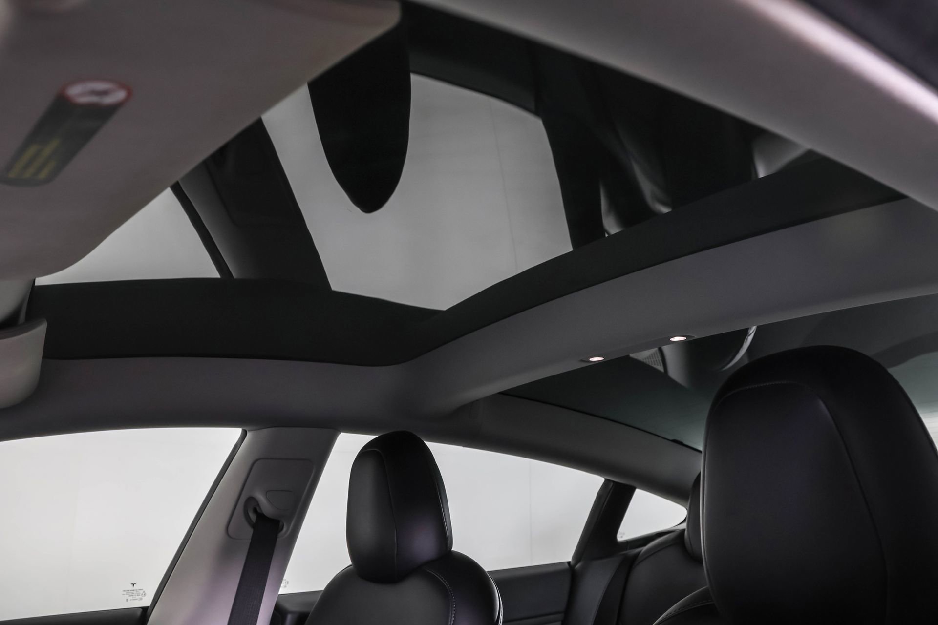 Used 2021 Tesla Model 3 Standard Range Plus image 31