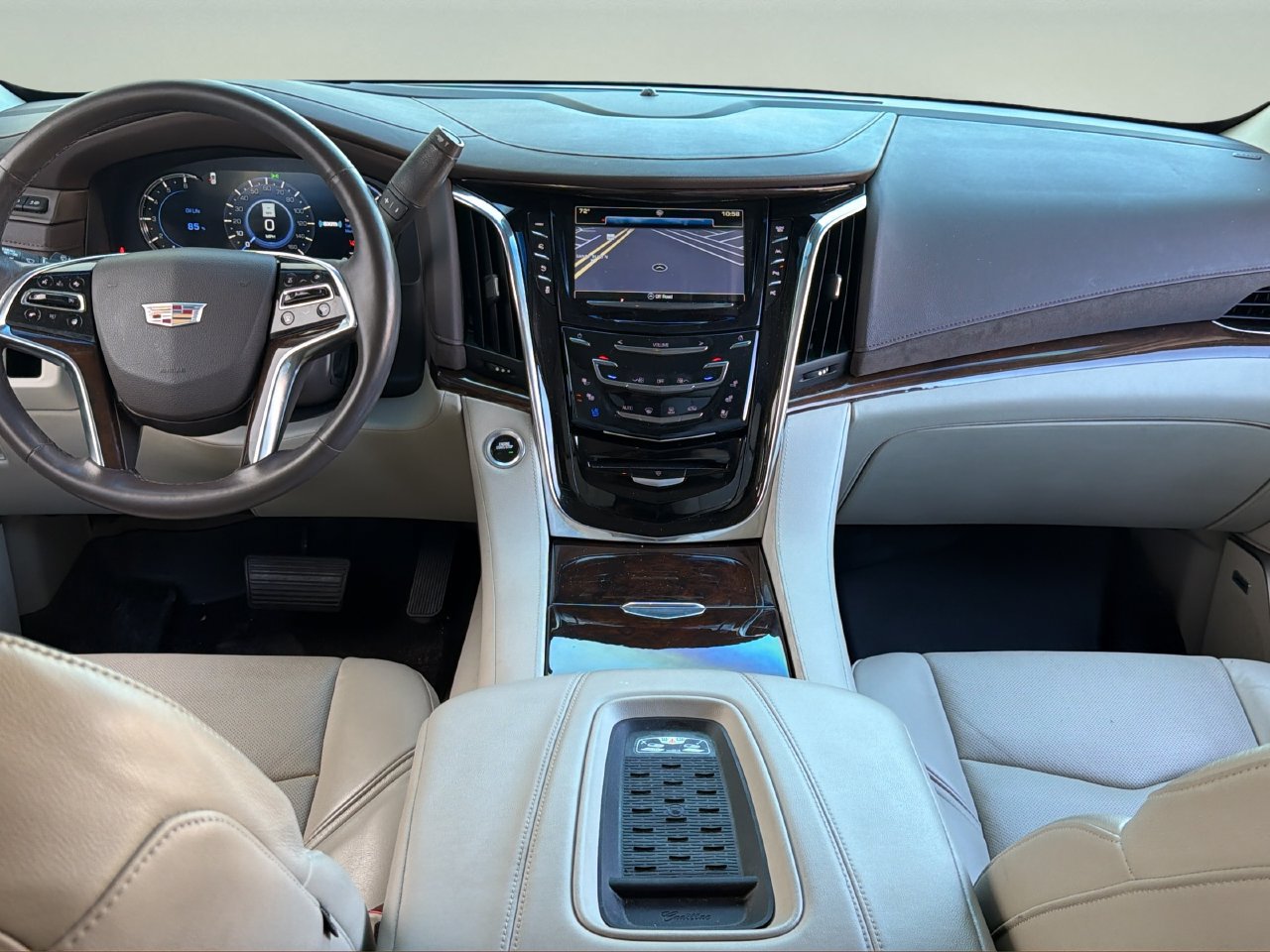 Used 2017 Cadillac Escalade Premium Luxury RWD image 14