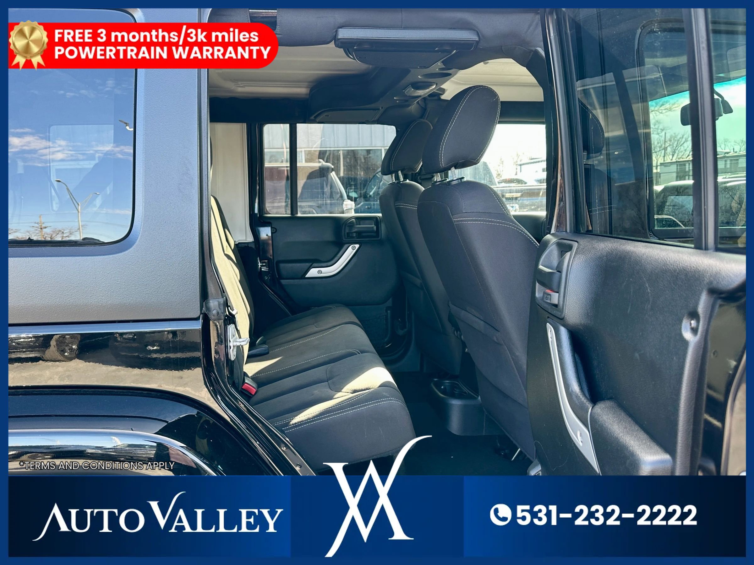 Used 2018 Jeep Wrangler Unlimited Sahara w/ Connectivity Group image 25