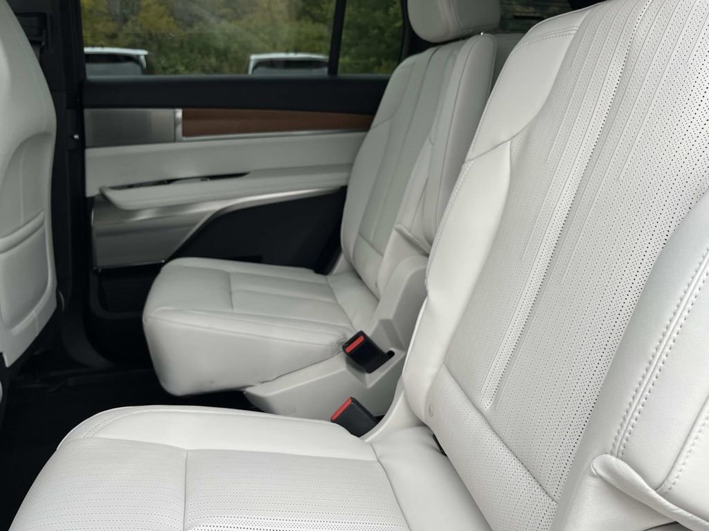 New 2026 Cadillac Vistiq Sport image 20