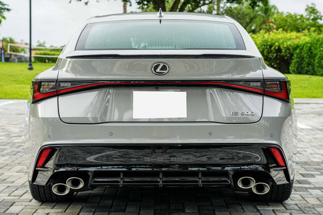 Used 2025 Lexus IS 500 w/ F-Sport Performance RWD image 7