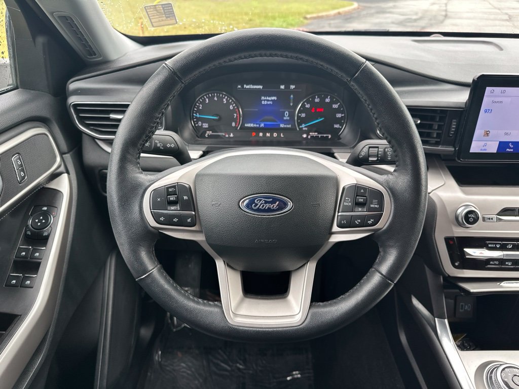 Used 2023 Ford Explorer XLT w/ Equipment Group 202A AWD/4WD image 17