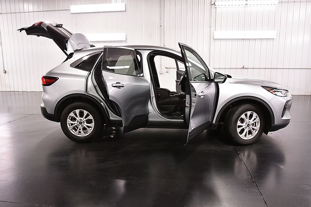 Used 2023 Ford Escape Active w/ Tech Pack #1 AWD/4WD image 32