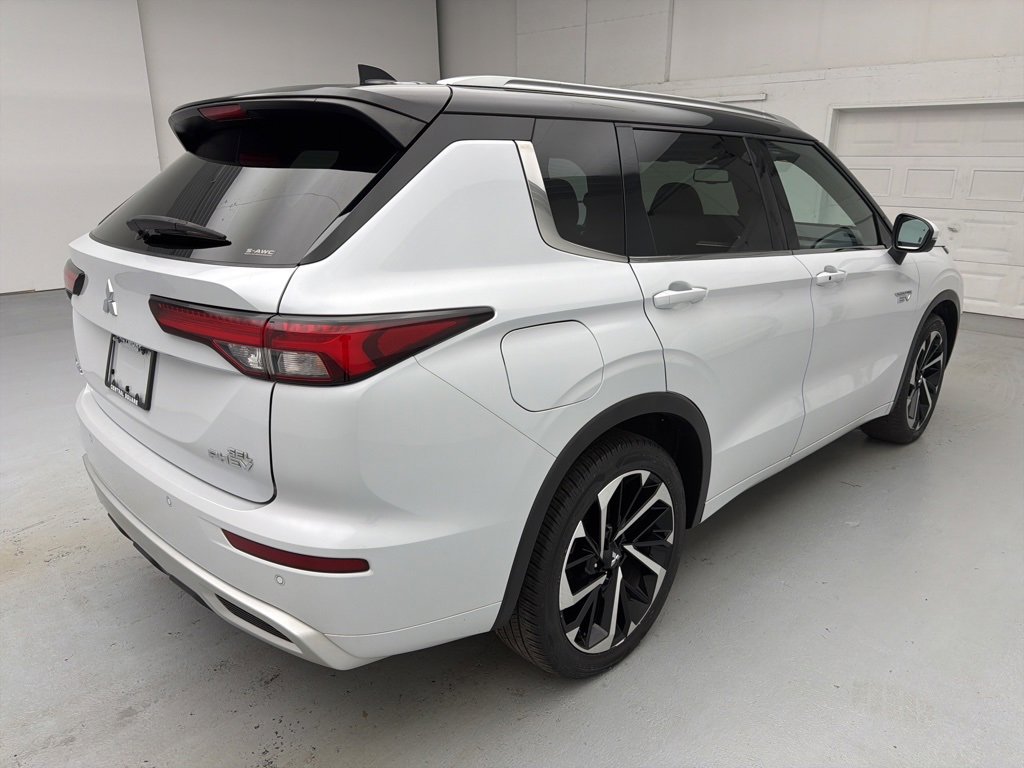 Used 2023 Mitsubishi Outlander SEL image 11