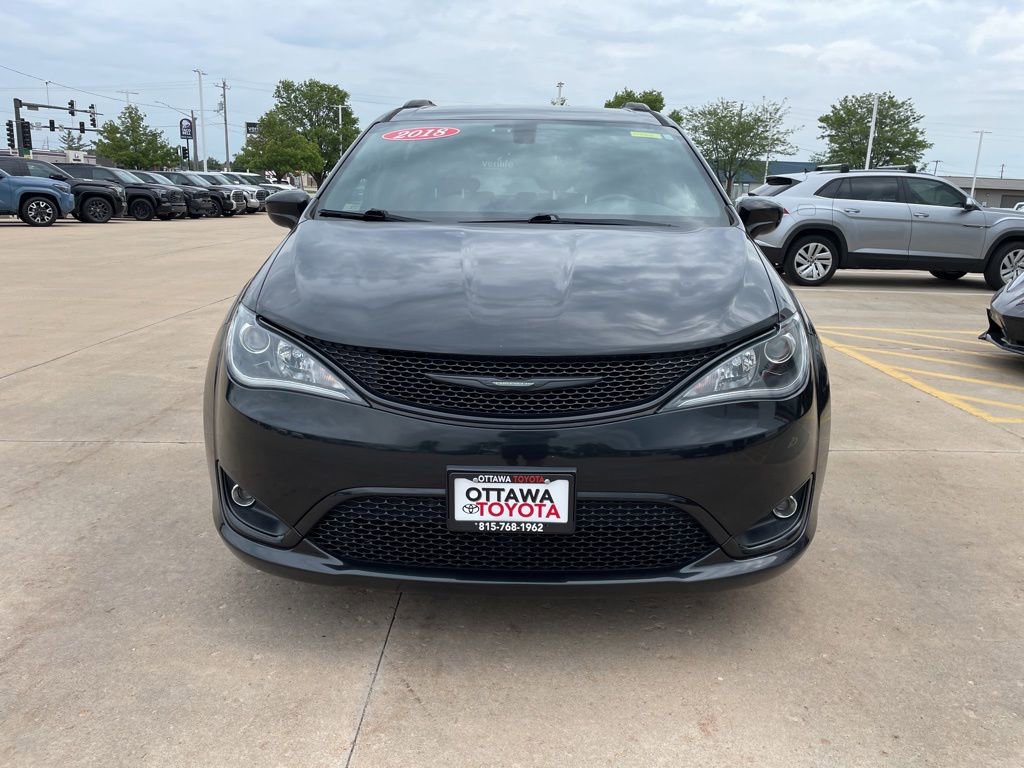 Used 2018 Chrysler Pacifica Touring-L Plus FWD image 3