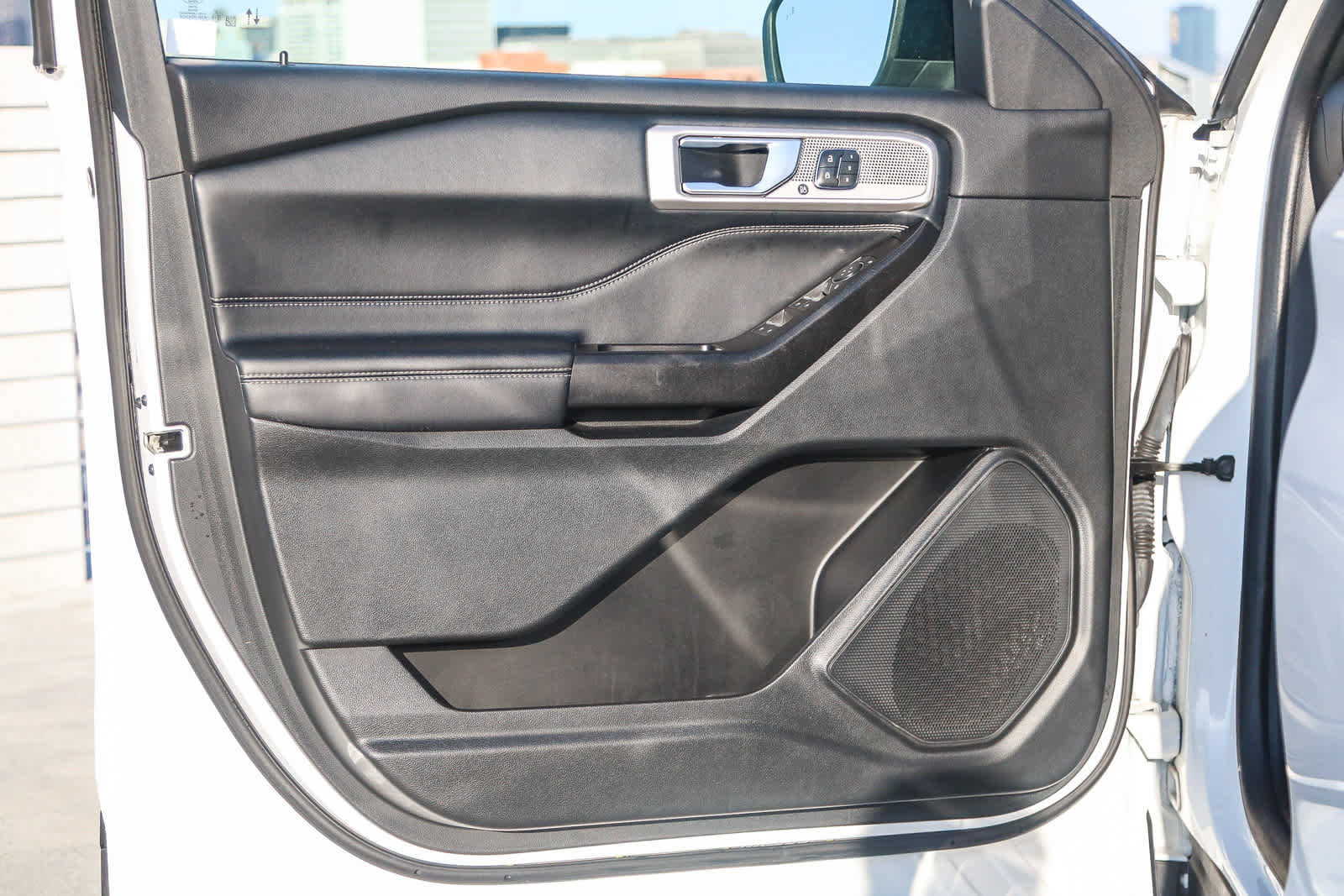 Used 2020 Ford Explorer Limited w/ Class III Trailer Tow Package image 22