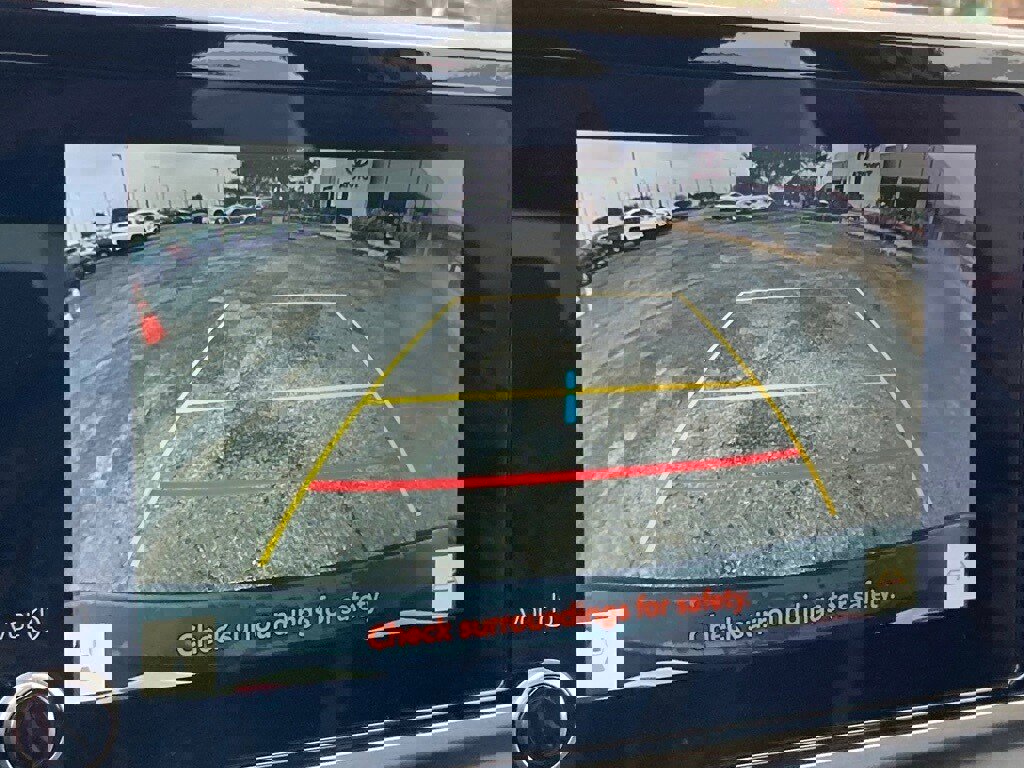 Used 2025 Toyota Camry SE image 22