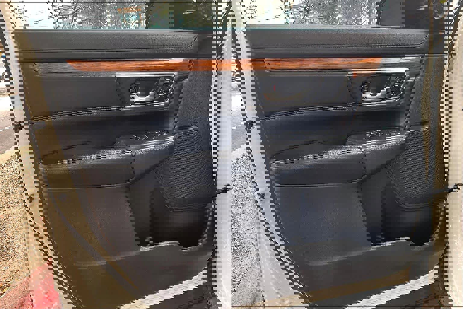 Used 2018 Honda CR-V Touring image 18