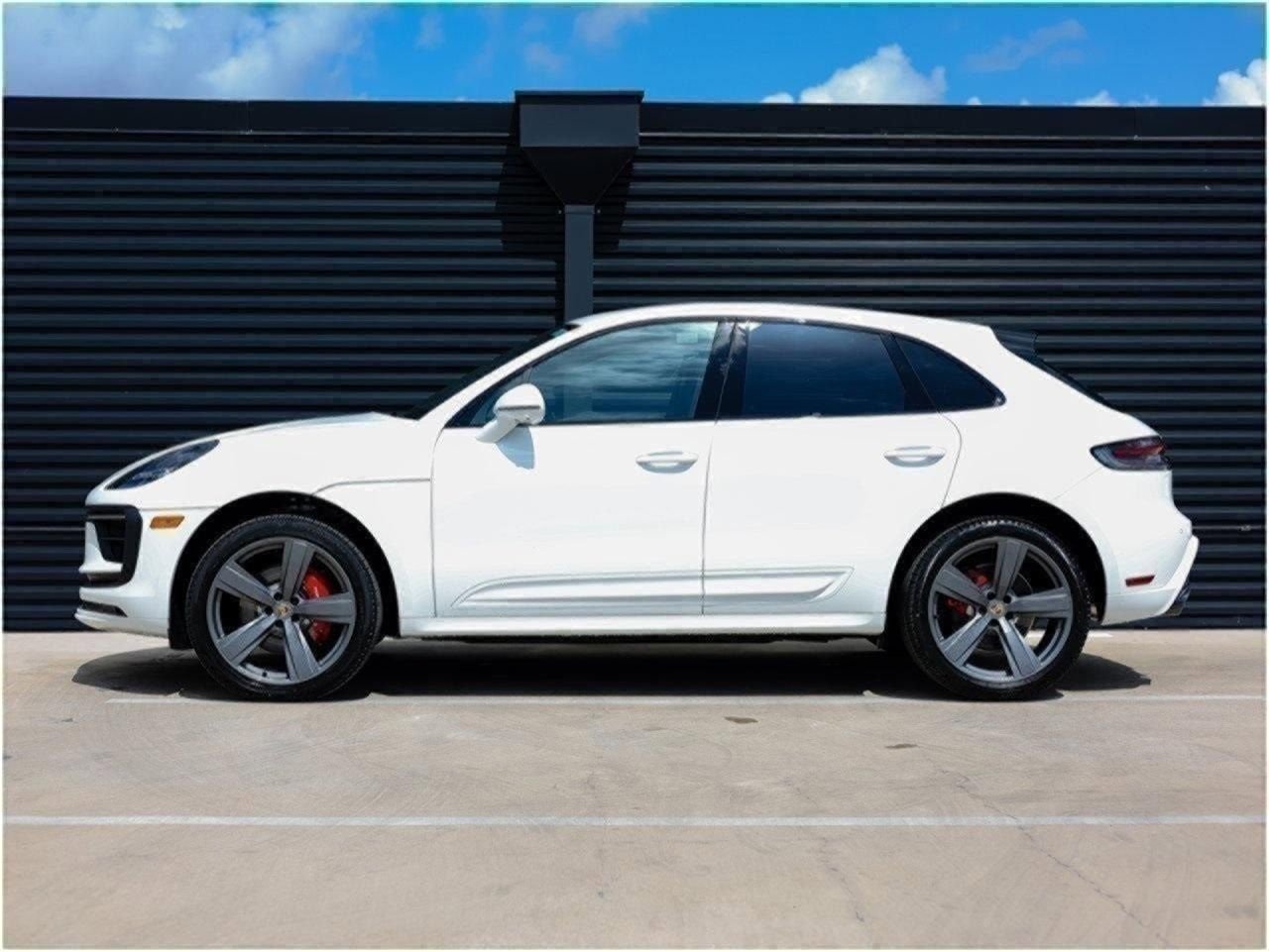 New 2025 Porsche Macan S image 2