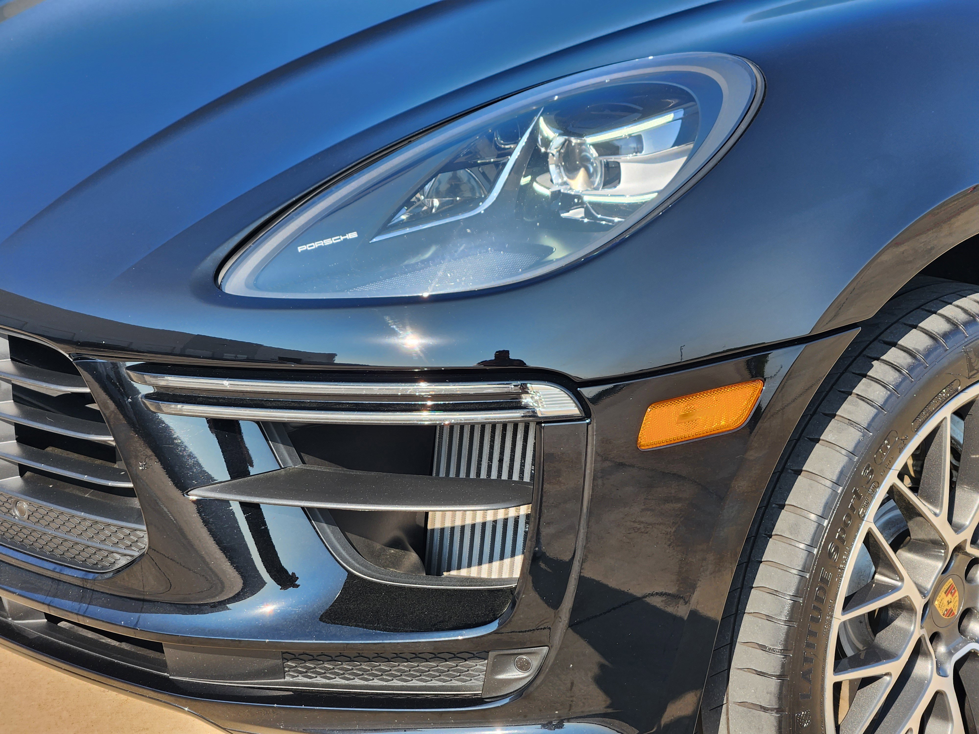 Used 2020 Porsche Macan Turbo image 9