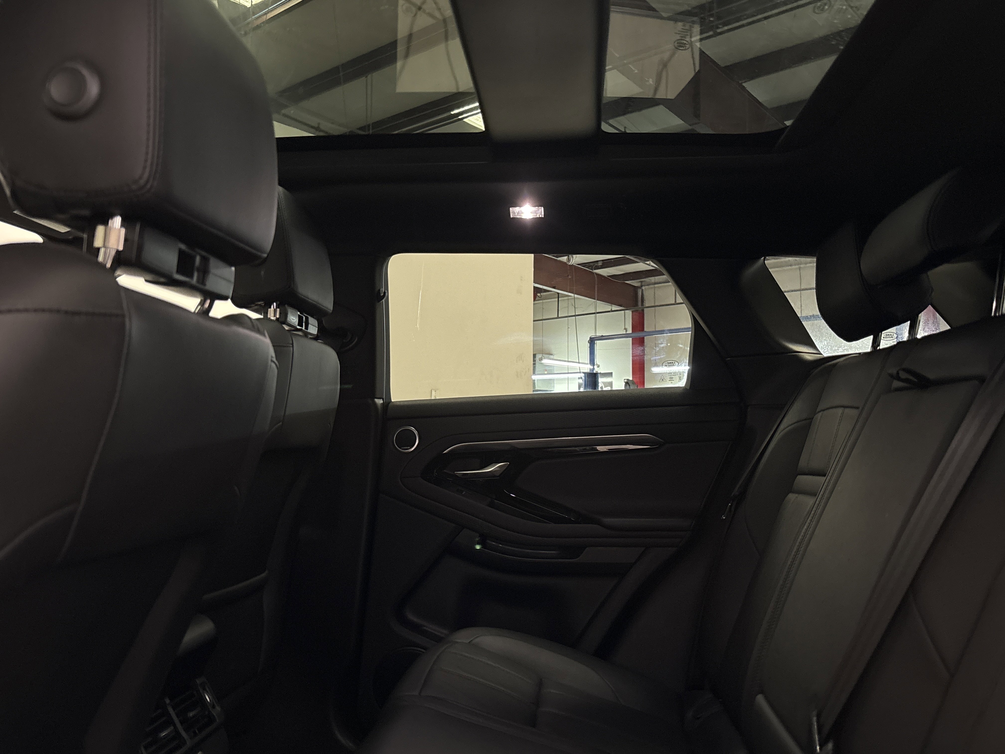 Used 2023 Land Rover Range Rover Evoque R-Dynamic S image 28