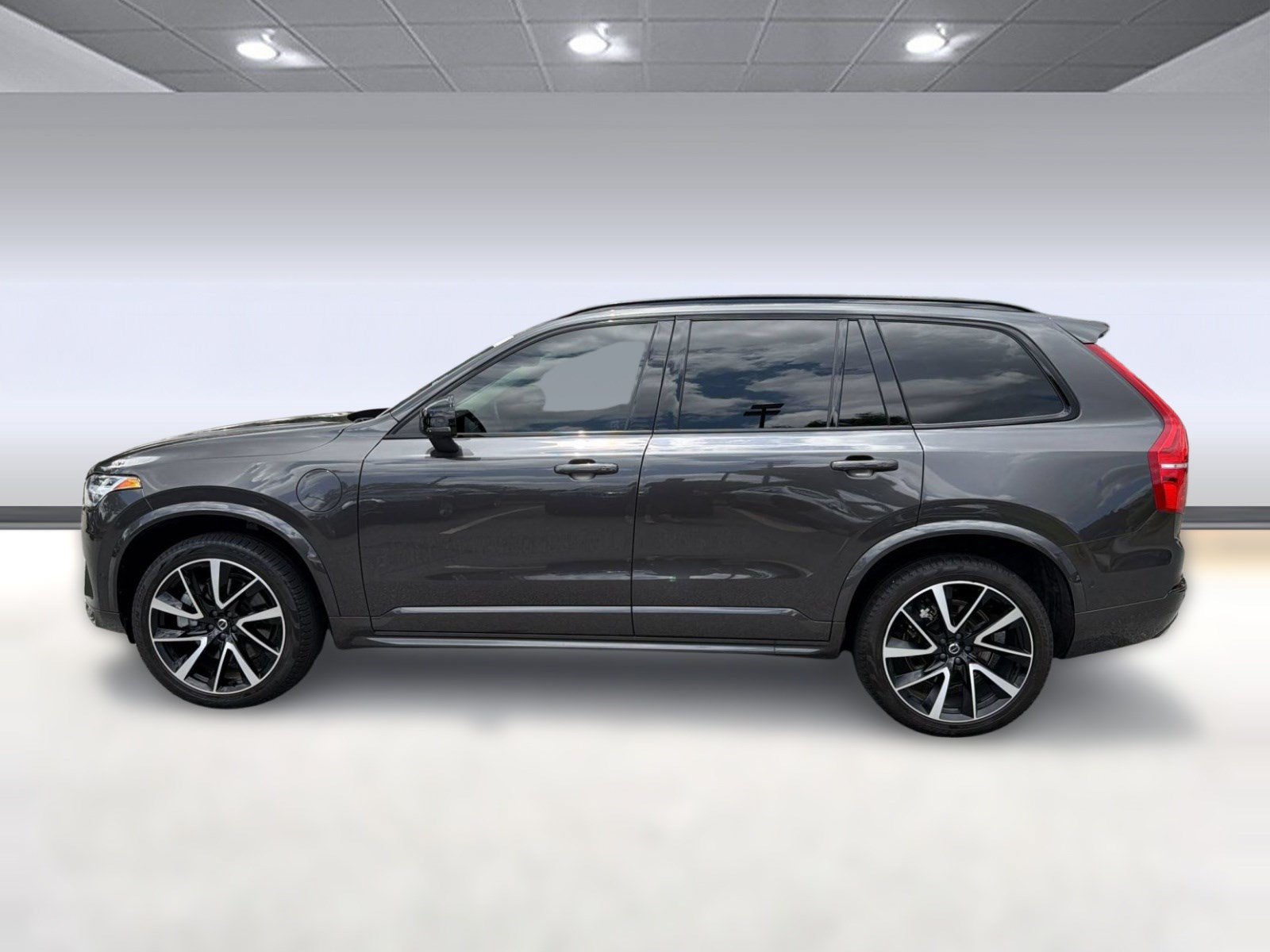 Certified 2023 Volvo XC90 T8 Ultimate AWD/4WD image 2