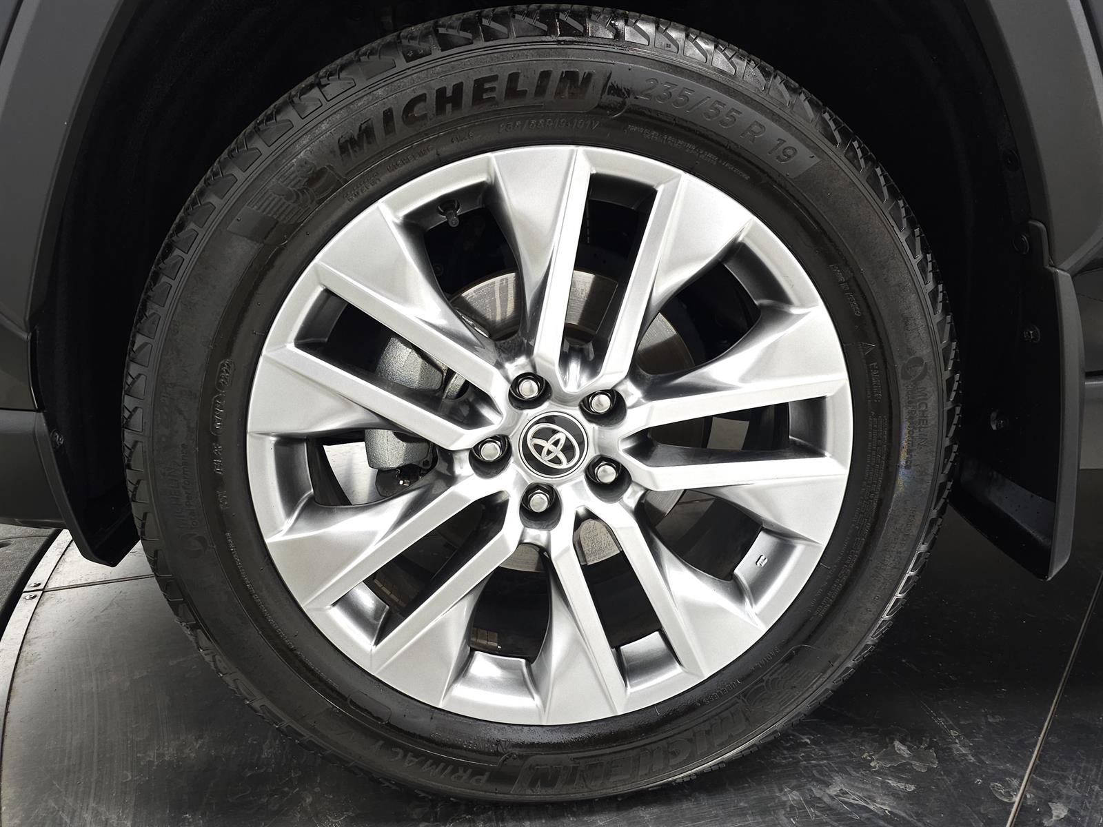 Used 2023 Toyota RAV4 XLE Premium image 14