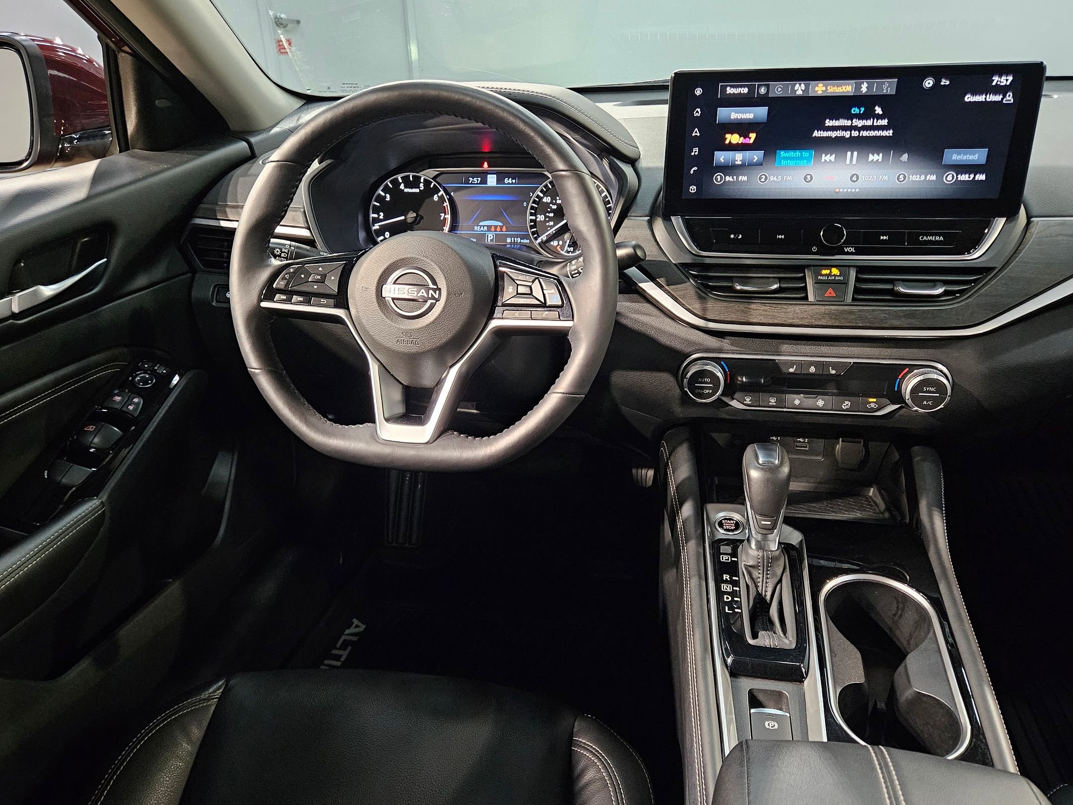 Used 2023 Nissan Altima 2.5 SL image 9