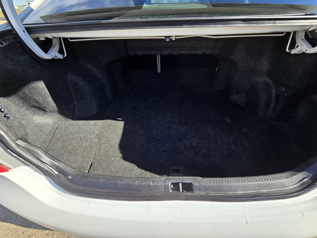 Used 2013 Toyota Camry LE image 14