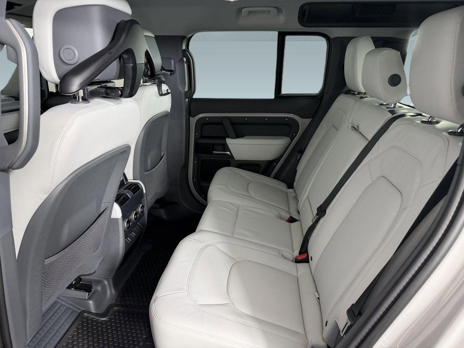 Used 2026 Land Rover Defender 110 S image 12