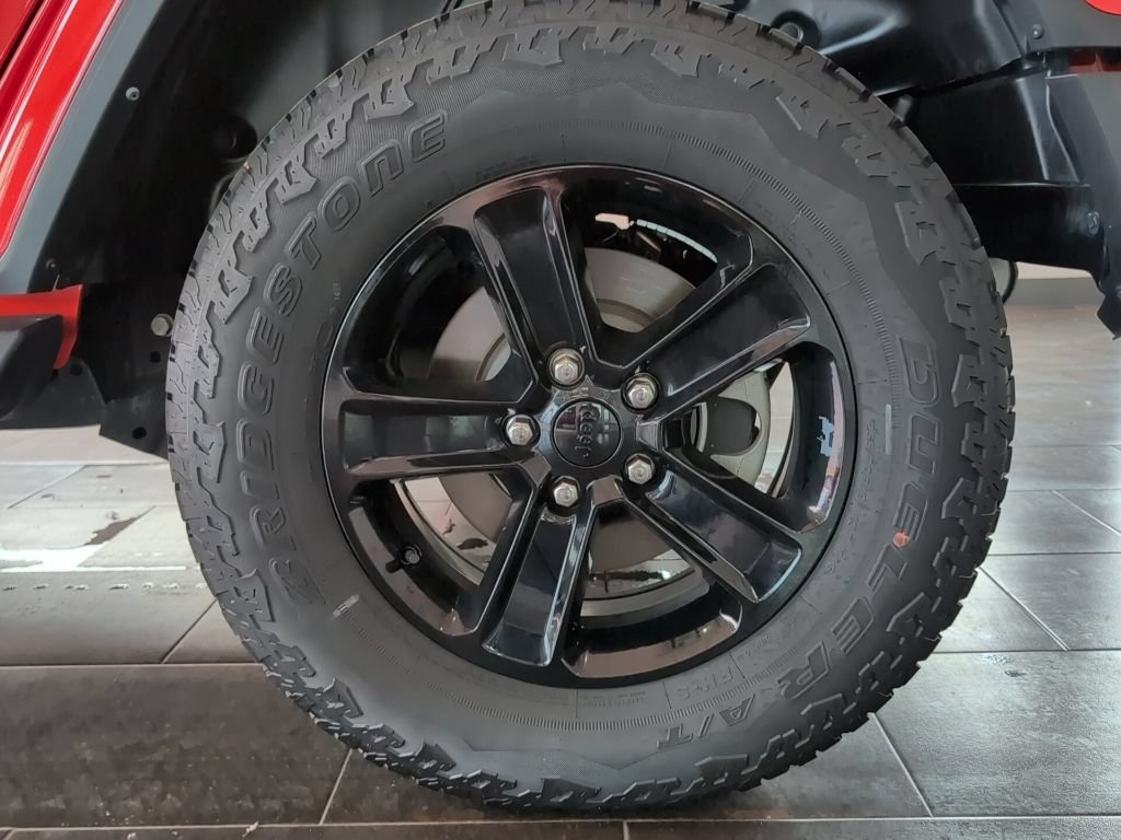 Used 2023 Jeep Wrangler Unlimited Sahara AWD/4WD image 12